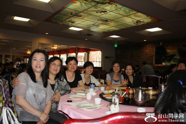 subgroup_at0702.jpg