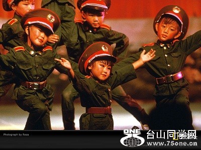 chinese-children-dancing-36-sw[1].jpg
