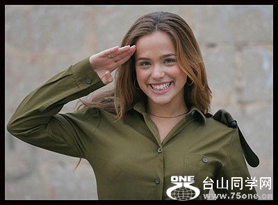 Beautiful-girls-in-Military01[1].jpg