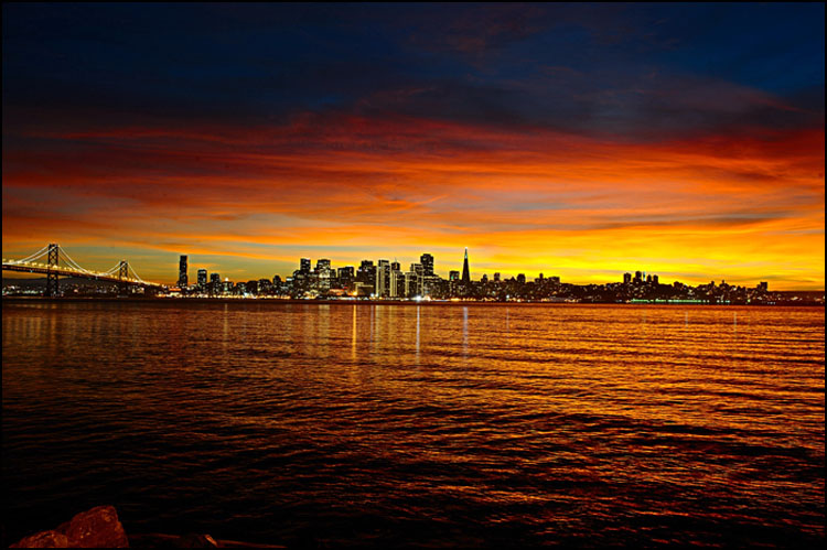 Night scene of San Francisco.jpg