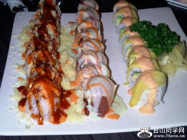 Crispy Crunch Roll &amp; Firecracker Roll &amp; Mango Roll @ Wabora.jpg