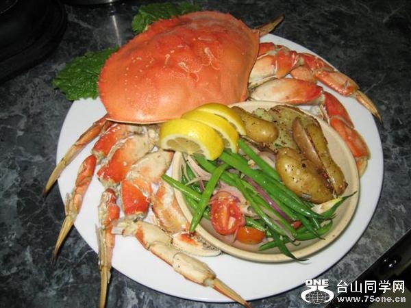 1278526848-Crab_Dinner_3_(Small).jpg