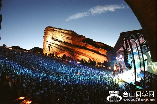 Red-Rocks-Amphitheatre-Colorado.jpg