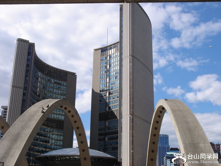 toronto city hall 1.jpg