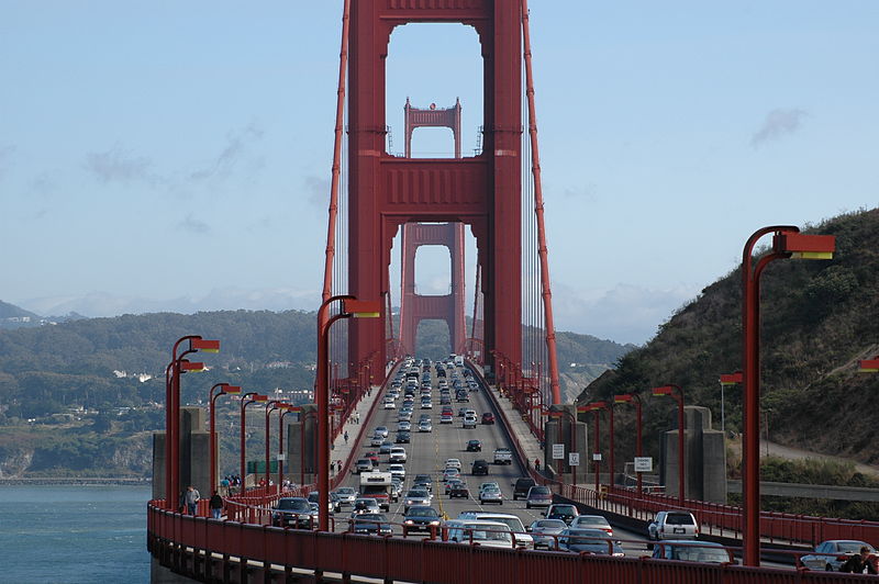 8YƷ00px-Golden_Gate_Bridge_Front_Traffic.jpeg