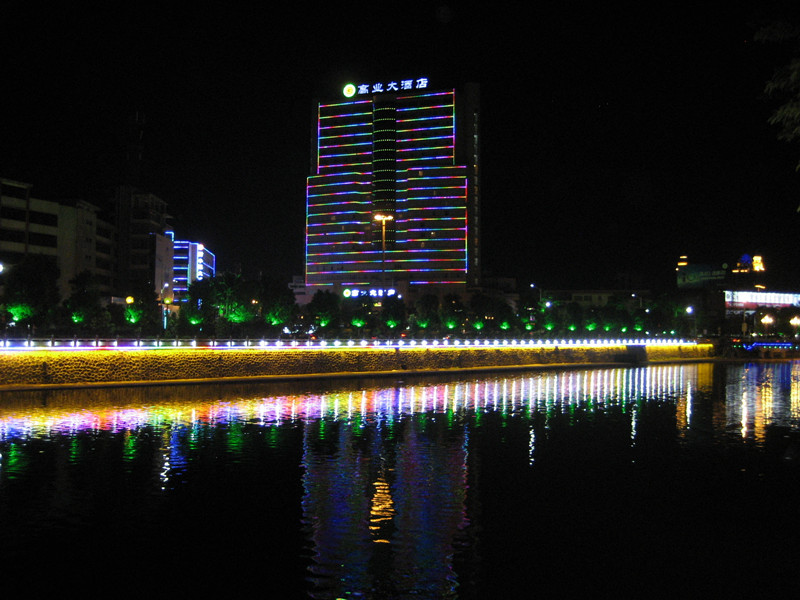 02.jpg