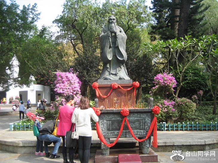 2015; 010_.jpg