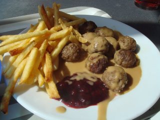 ikea_meatball_fries.JPG