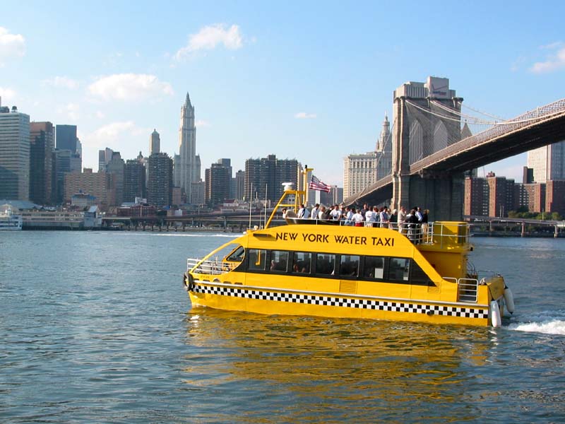 water_taxi_fulton_ferry_landing_5oct02.jpg