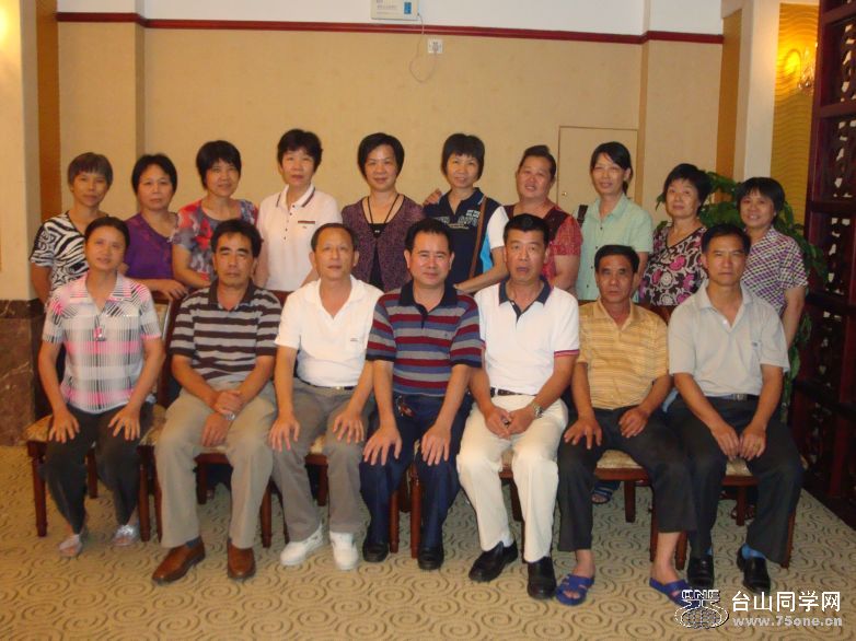 1255852320-7.jpg
